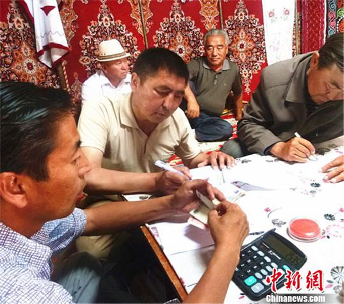 中新网丨新疆哈萨克族牧民“未曾料到”的惬意生活