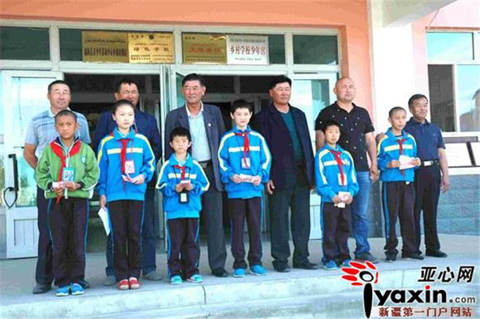 亚心网丨哈萨克族牧民养驼致富后资助汉族回族贫困生