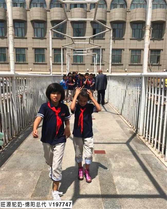 新疆为什么晚上23点吃晚饭,凌晨2点才能睡觉