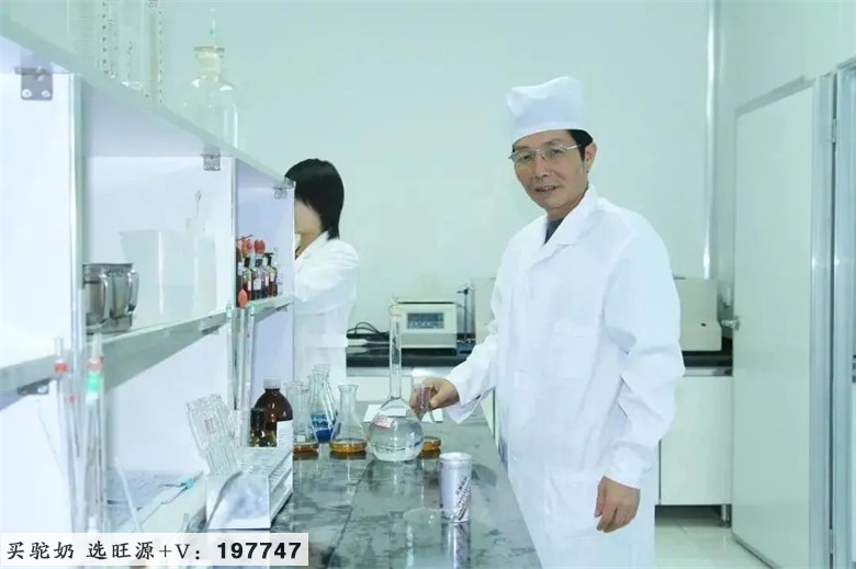 旺源驼奶 | 陈钢粮董事长荣获“新疆农业风云人物”称号!